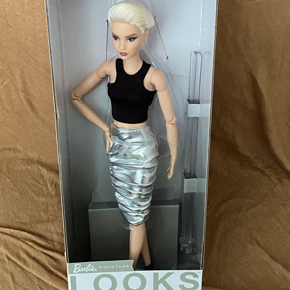 Barbie Signature Looks Model #8